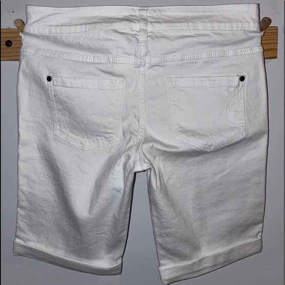 Shorts - Picture 2 of 3